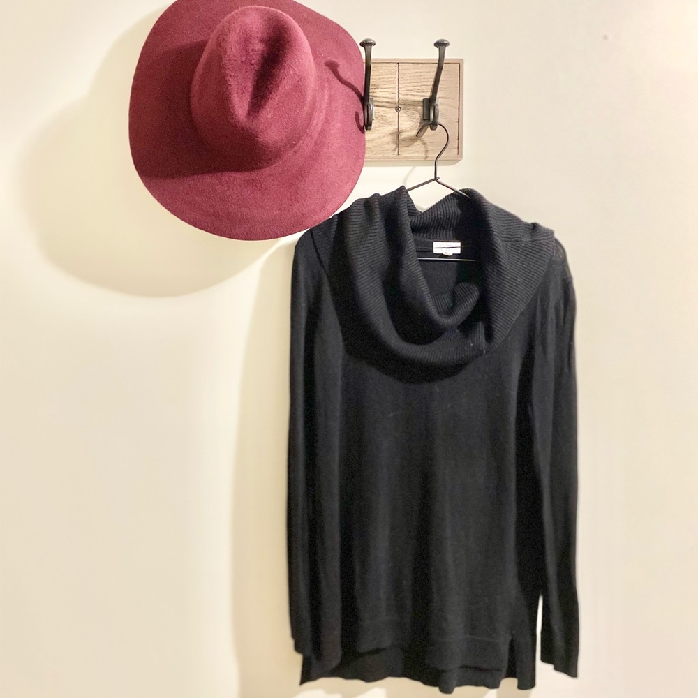 Crown & Ivy | Black Sweater